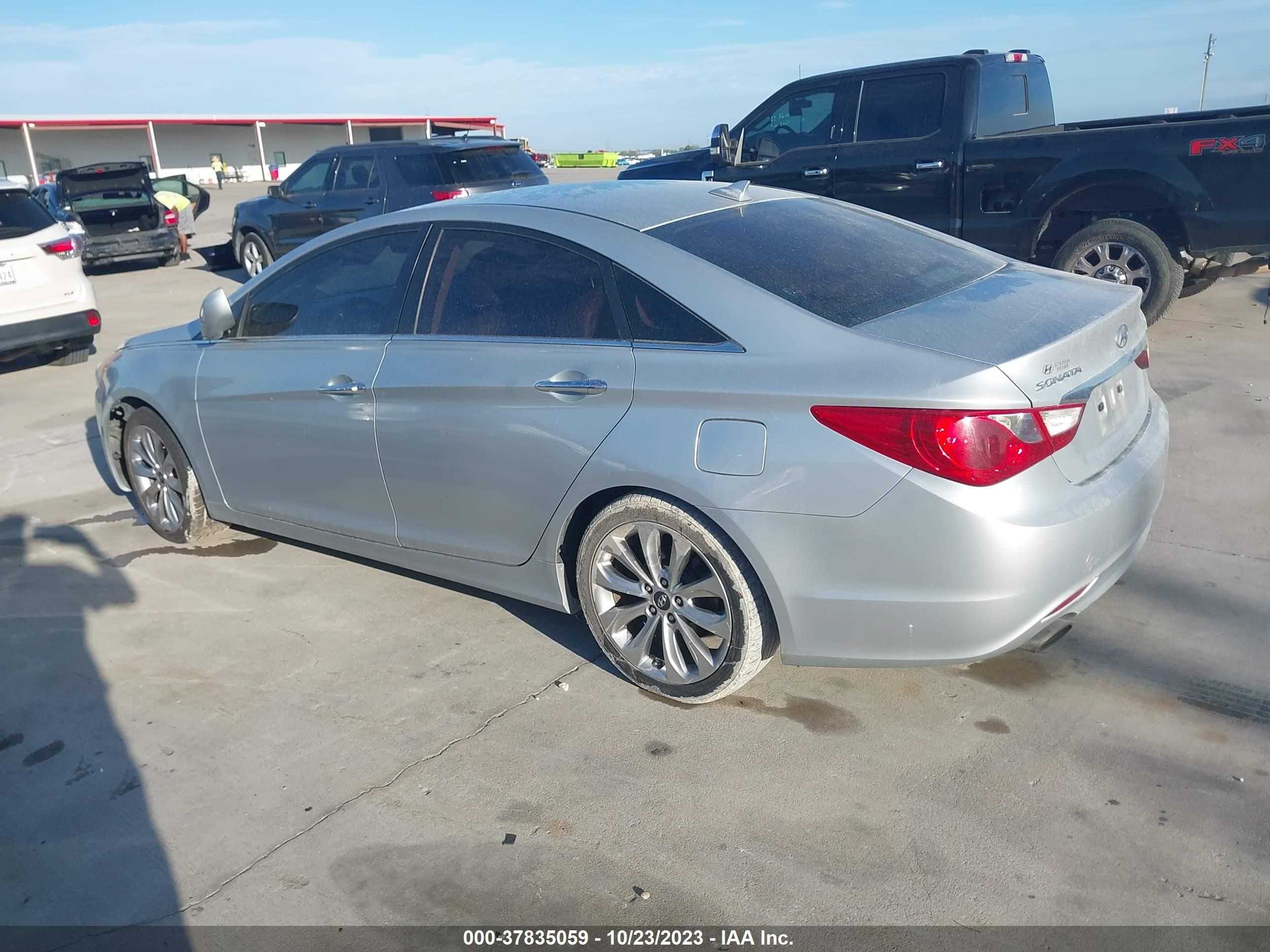 Photo 2 VIN: 5NPEC4AC5DH759586 - HYUNDAI SONATA 