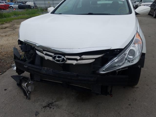 Photo 8 VIN: 5NPEC4AC5DH802825 - HYUNDAI SONATA SE 