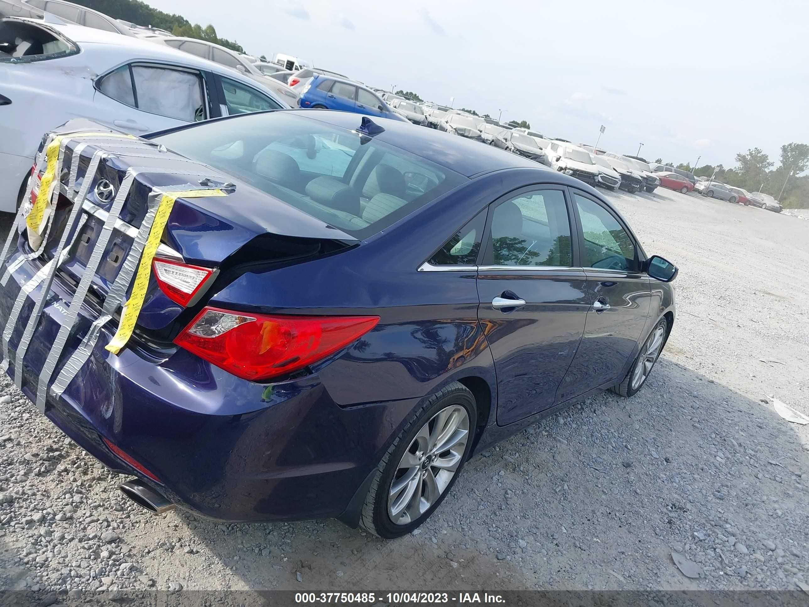 Photo 3 VIN: 5NPEC4AC5DH806860 - HYUNDAI SONATA 