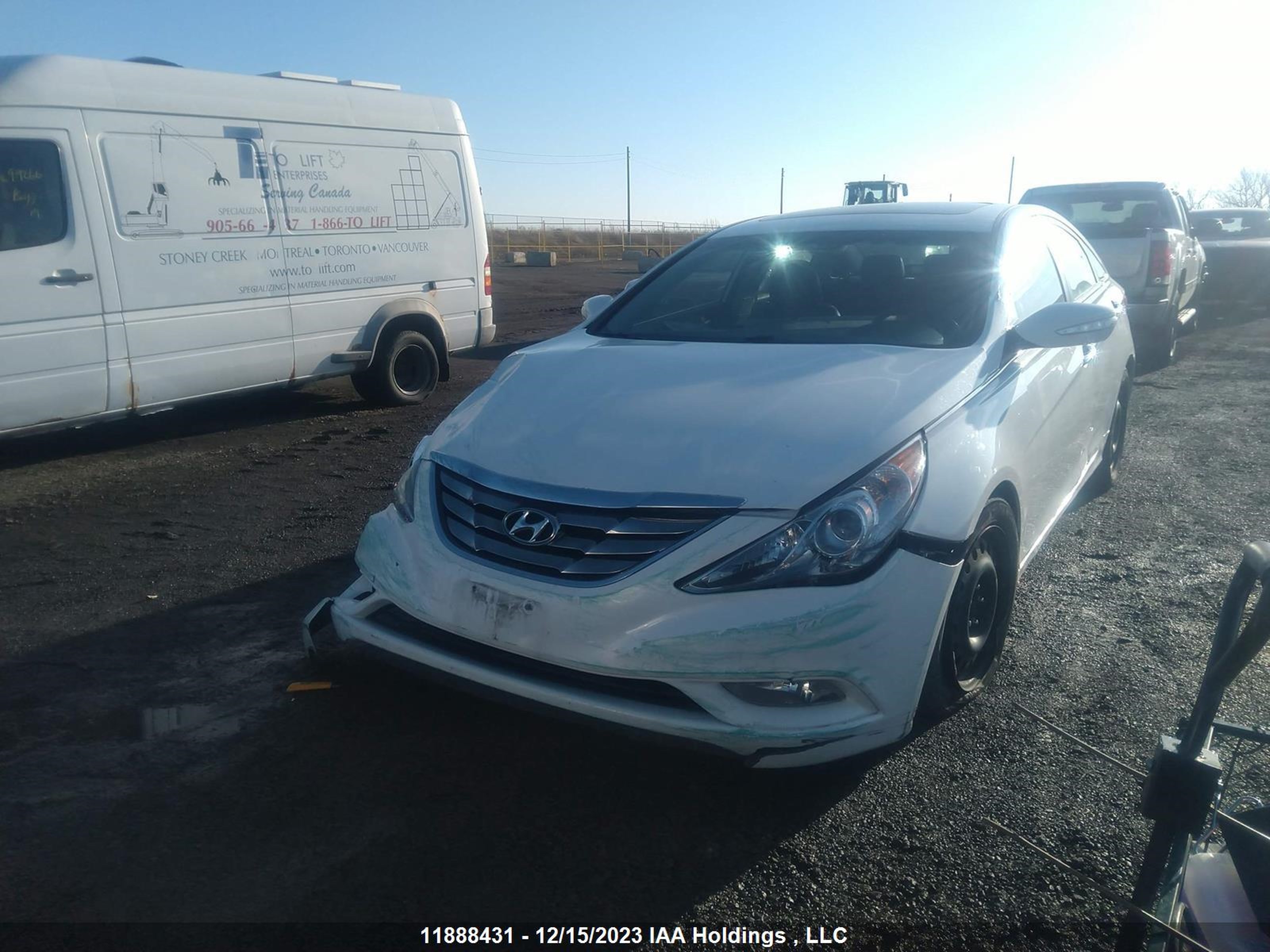 Photo 1 VIN: 5NPEC4AC6BH026900 - HYUNDAI SONATA 