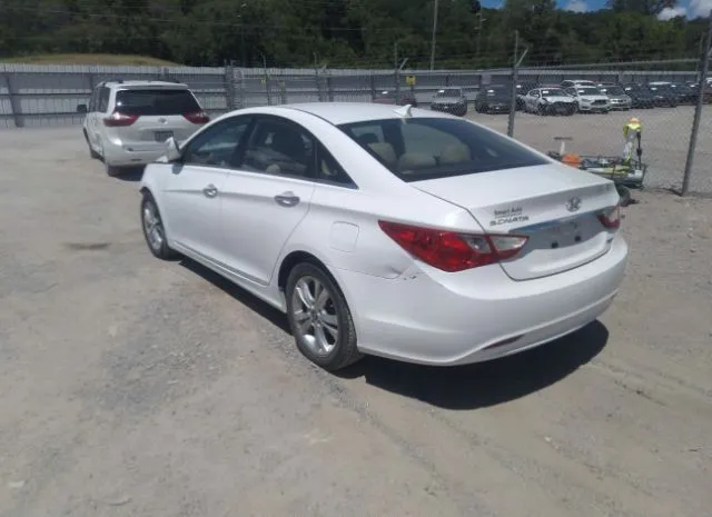 Photo 2 VIN: 5NPEC4AC6BH047777 - HYUNDAI SONATA 