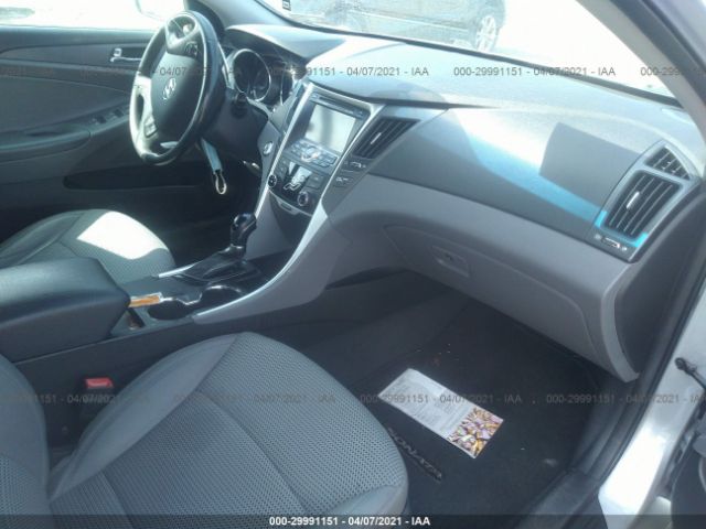 Photo 4 VIN: 5NPEC4AC6BH056558 - HYUNDAI SONATA 