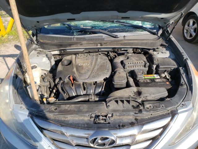 Photo 6 VIN: 5NPEC4AC6BH158801 - HYUNDAI SONATA SE 