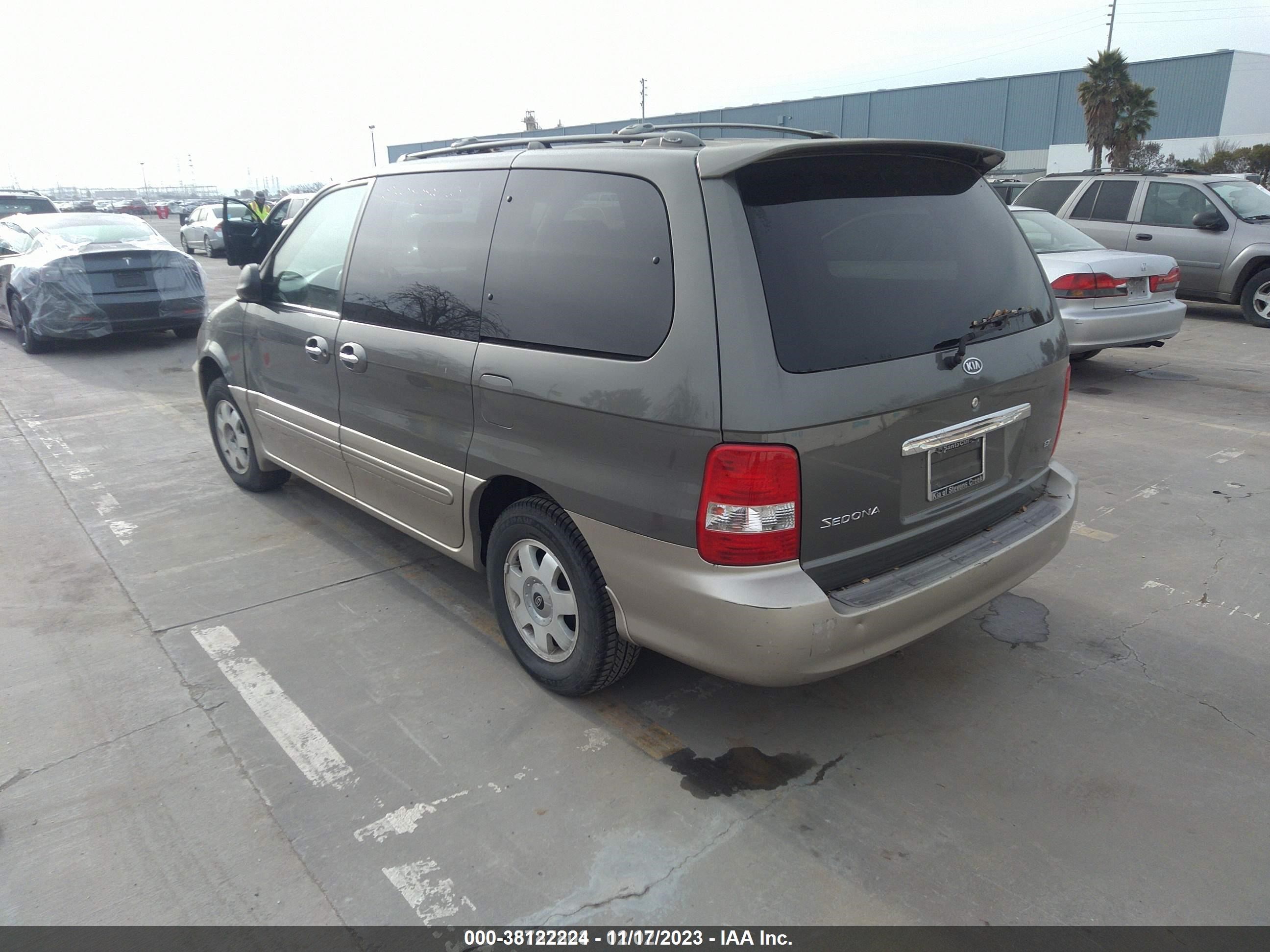 Photo 2 VIN: 5NPEC4AC6BH181320 - KIA SEDONA 