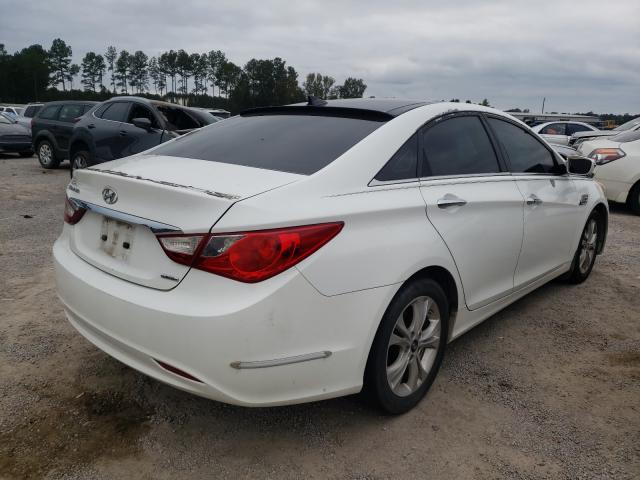 Photo 3 VIN: 5NPEC4AC6CH338801 - HYUNDAI SONATA SE 