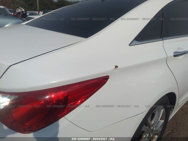 Photo 5 VIN: 5NPEC4AC6CH466620 - HYUNDAI SONATA 