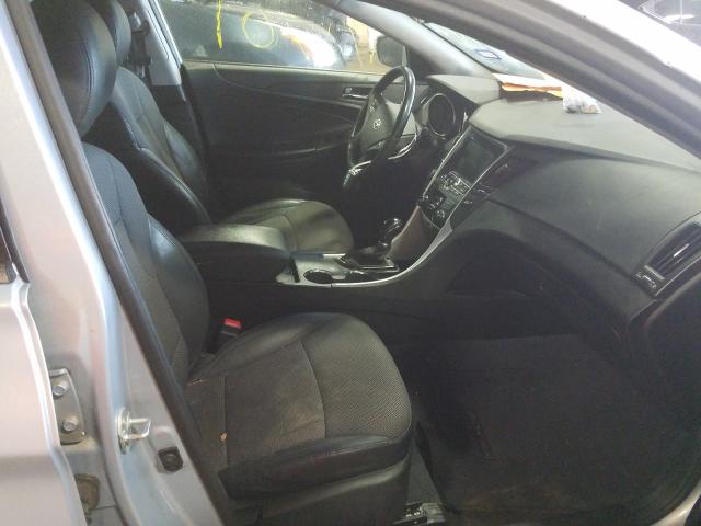 Photo 4 VIN: 5NPEC4AC6CH498791 - HYUNDAI SONATA 