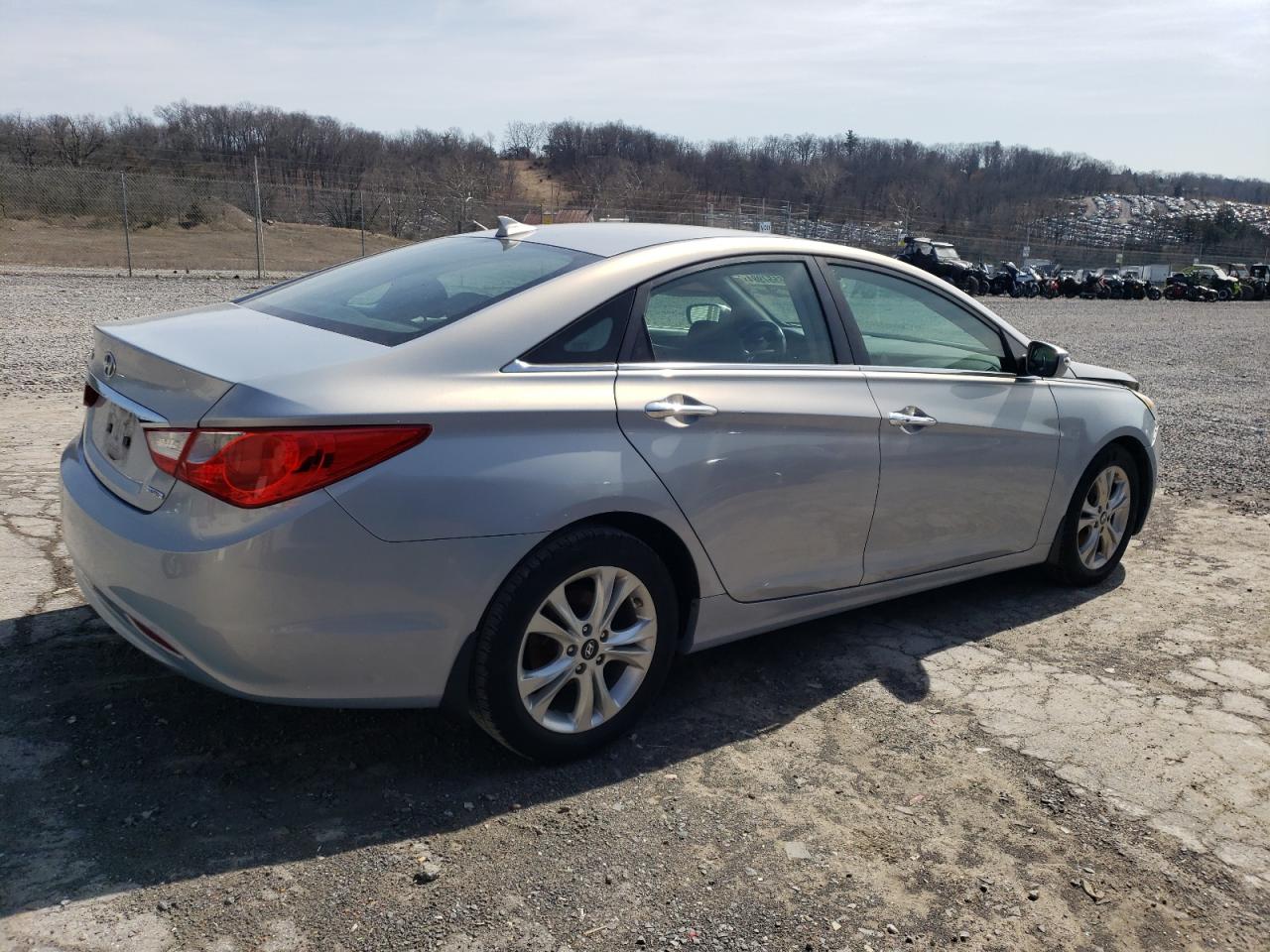 Photo 2 VIN: 5NPEC4AC6DH566055 - HYUNDAI SONATA 