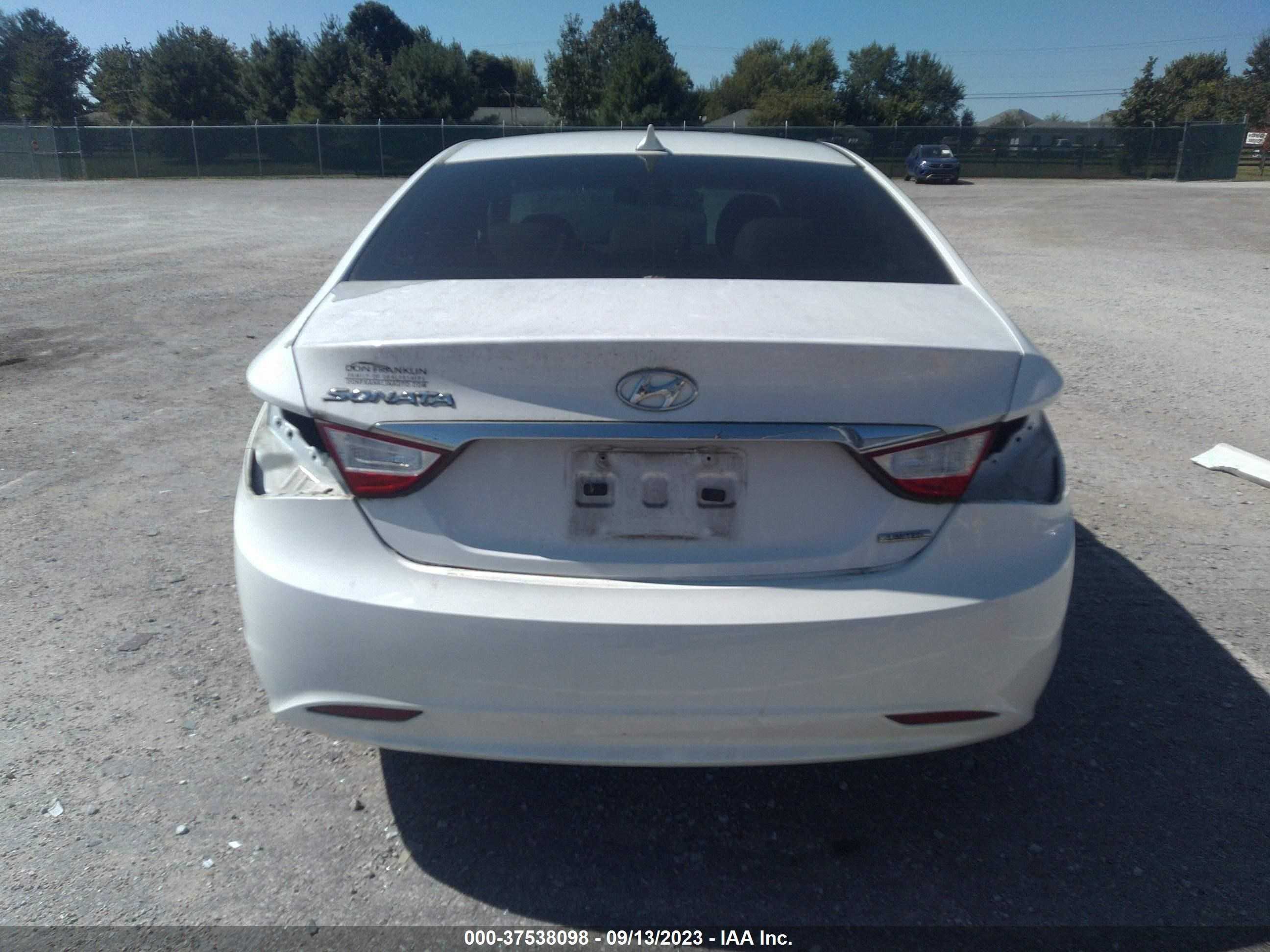 Photo 16 VIN: 5NPEC4AC6DH581171 - HYUNDAI SONATA 