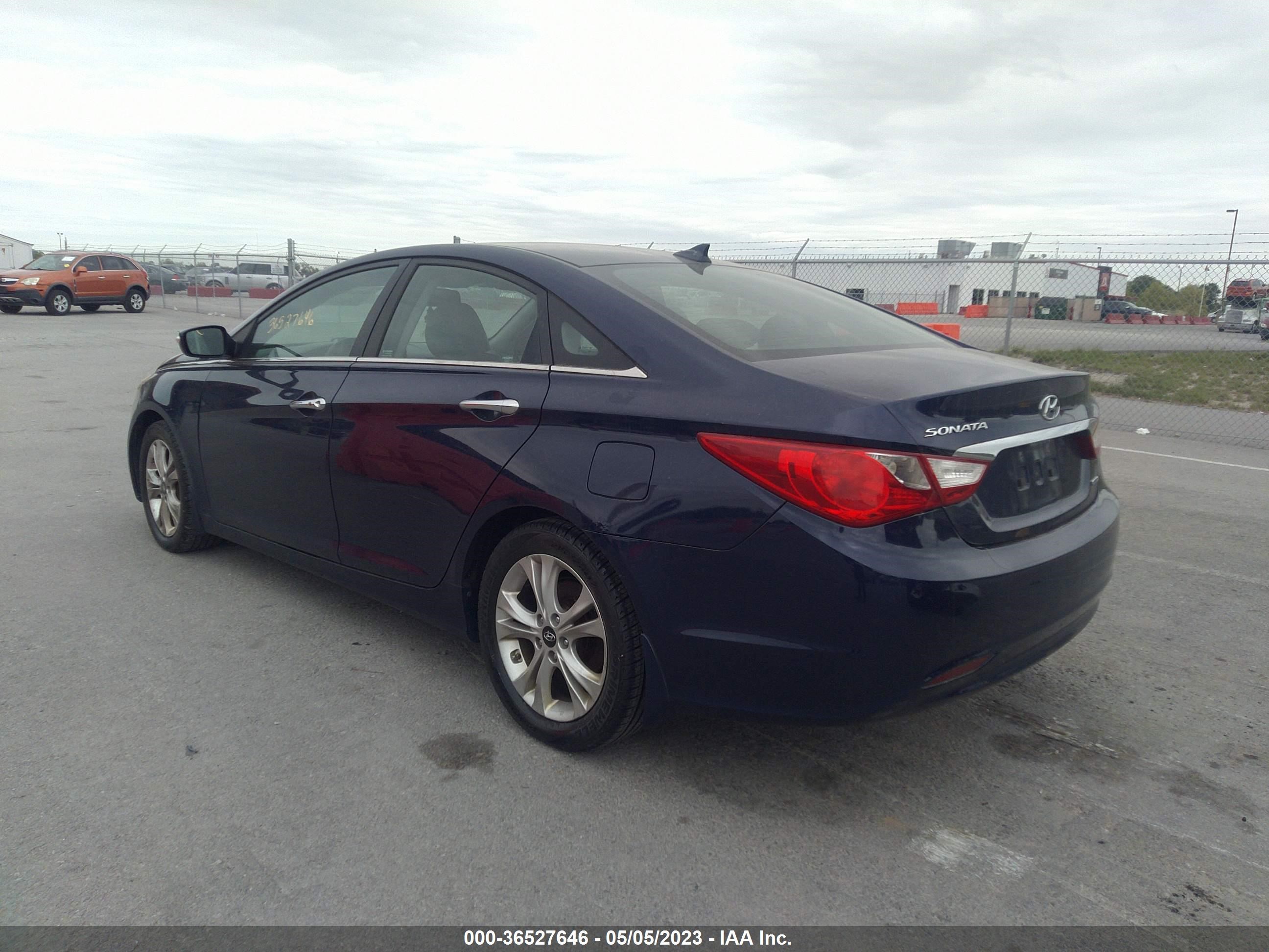 Photo 2 VIN: 5NPEC4AC6DH667824 - HYUNDAI SONATA 