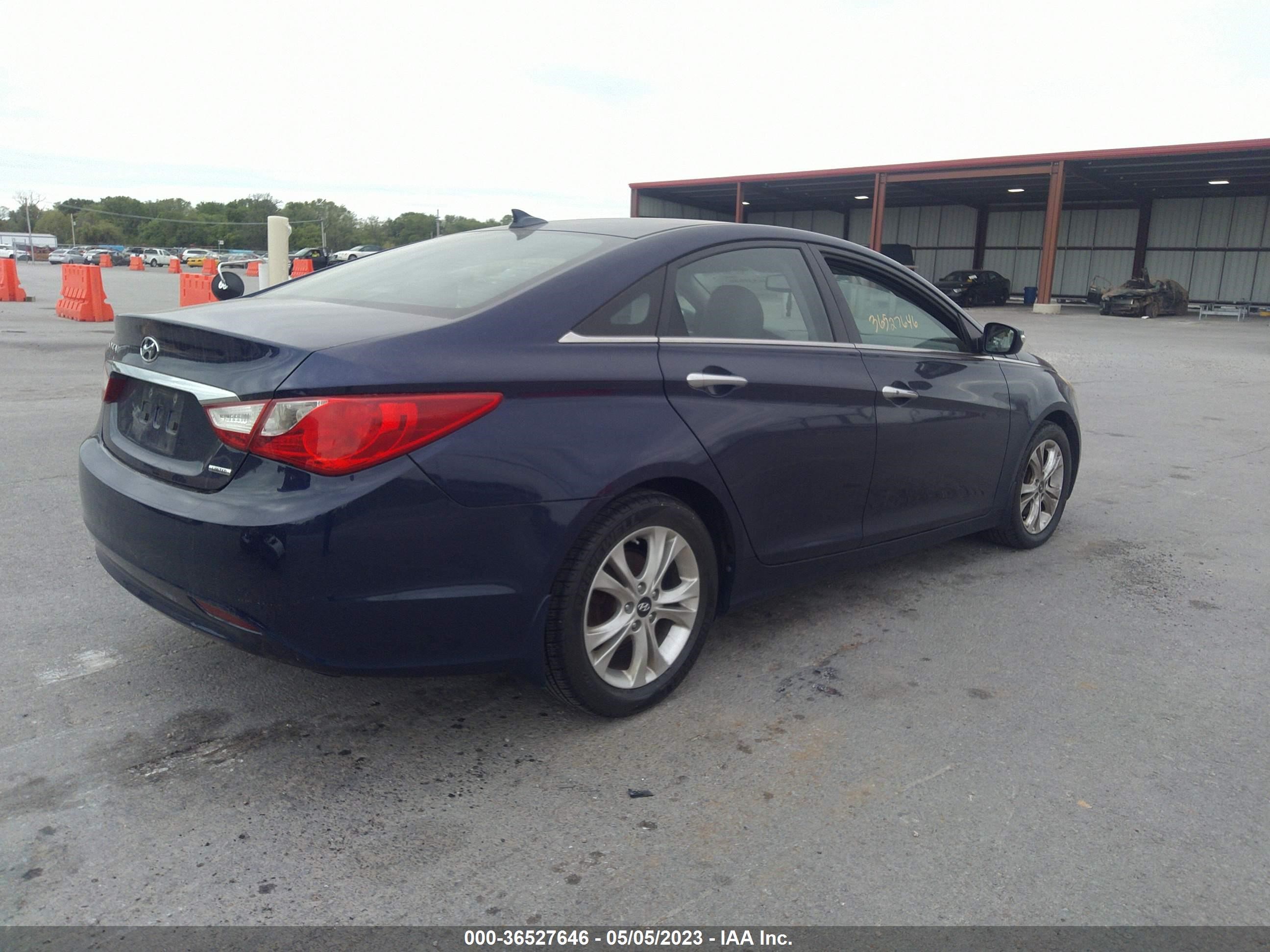 Photo 3 VIN: 5NPEC4AC6DH667824 - HYUNDAI SONATA 