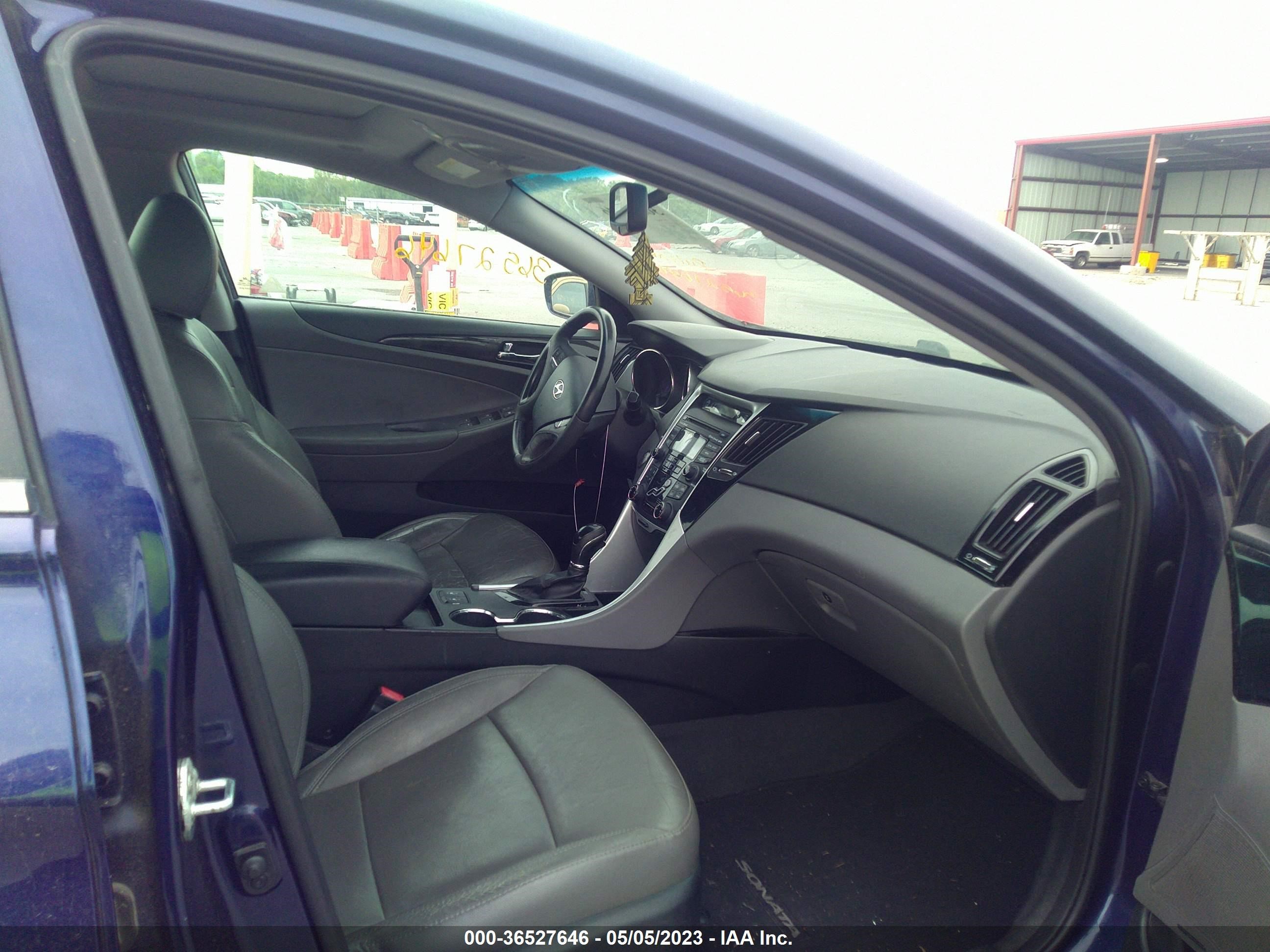 Photo 4 VIN: 5NPEC4AC6DH667824 - HYUNDAI SONATA 