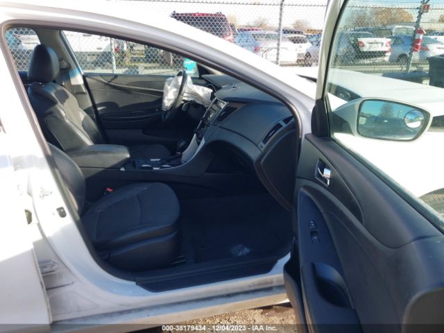 Photo 4 VIN: 5NPEC4AC6DH765249 - HYUNDAI SONATA 