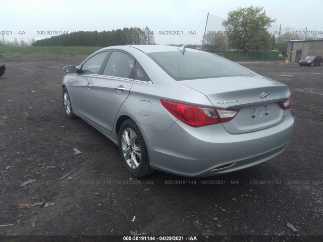 Photo 2 VIN: 5NPEC4AC7BH001505 - HYUNDAI SONATA 