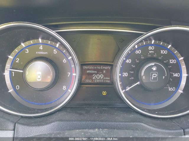 Photo 6 VIN: 5NPEC4AC7BH025450 - HYUNDAI SONATA 