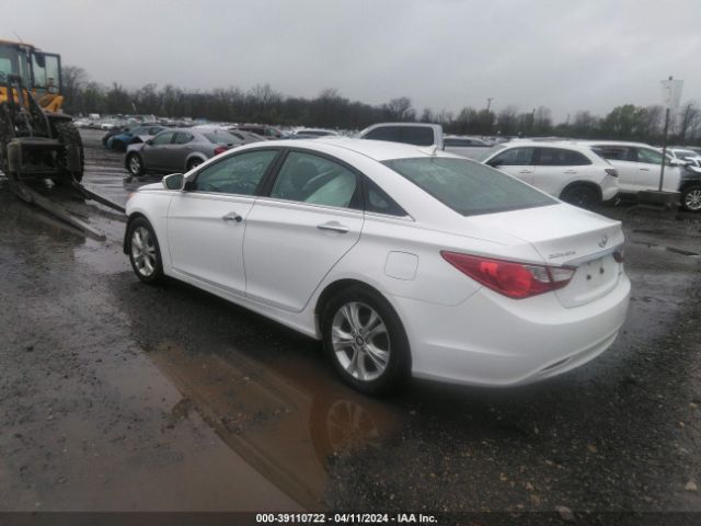 Photo 2 VIN: 5NPEC4AC7BH026372 - HYUNDAI SONATA 