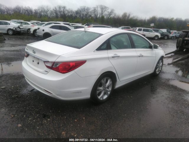 Photo 3 VIN: 5NPEC4AC7BH026372 - HYUNDAI SONATA 