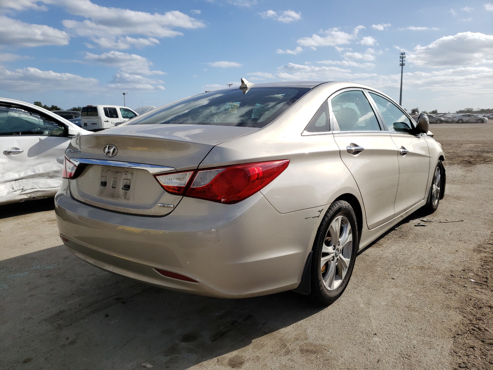 Photo 3 VIN: 5NPEC4AC7BH062336 - HYUNDAI SONATA SE 