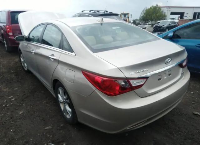 Photo 2 VIN: 5NPEC4AC7BH119201 - HYUNDAI SONATA 