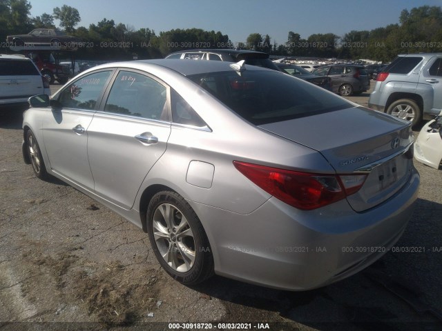 Photo 2 VIN: 5NPEC4AC7BH120526 - HYUNDAI SONATA 