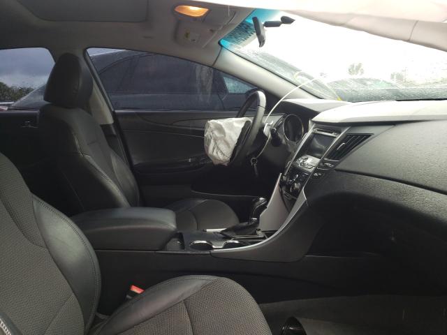 Photo 4 VIN: 5NPEC4AC7BH142171 - HYUNDAI SONATA SE 