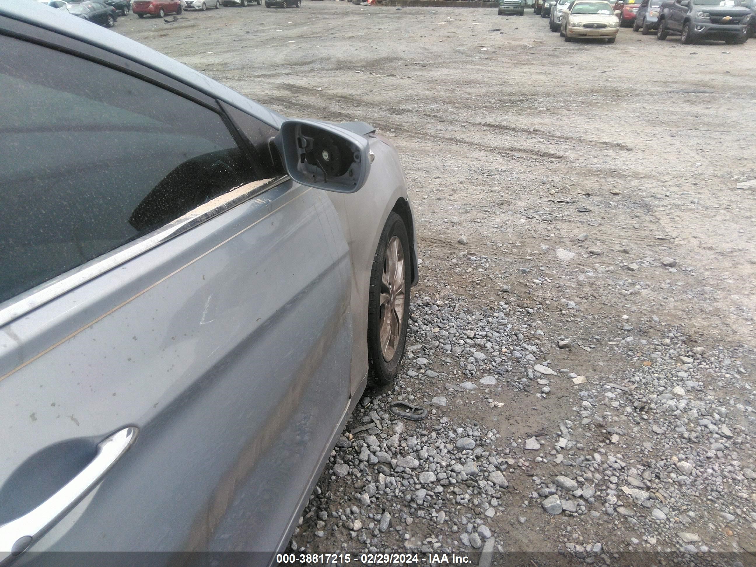 Photo 13 VIN: 5NPEC4AC7BH151906 - HYUNDAI SONATA 