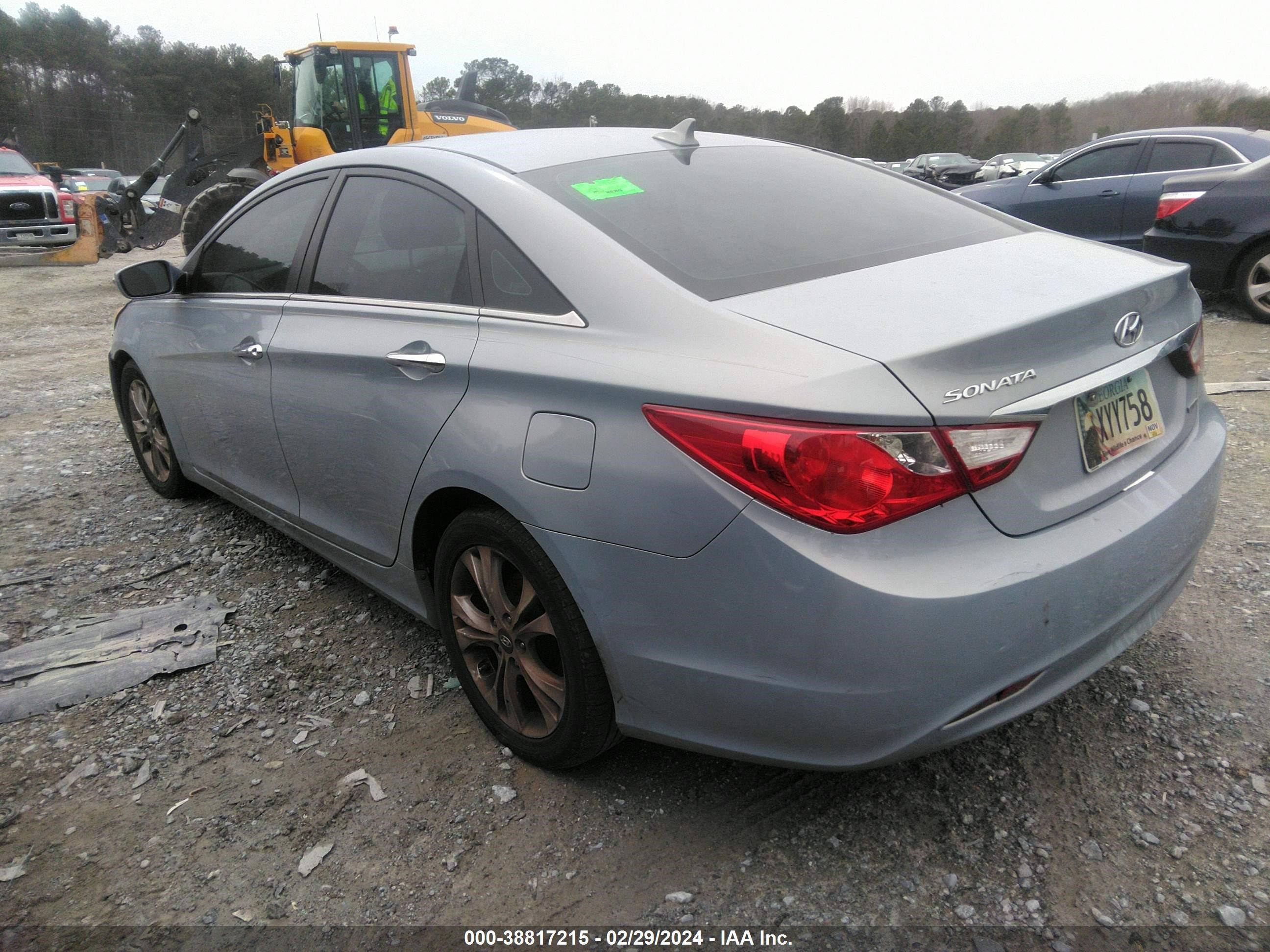 Photo 2 VIN: 5NPEC4AC7BH151906 - HYUNDAI SONATA 