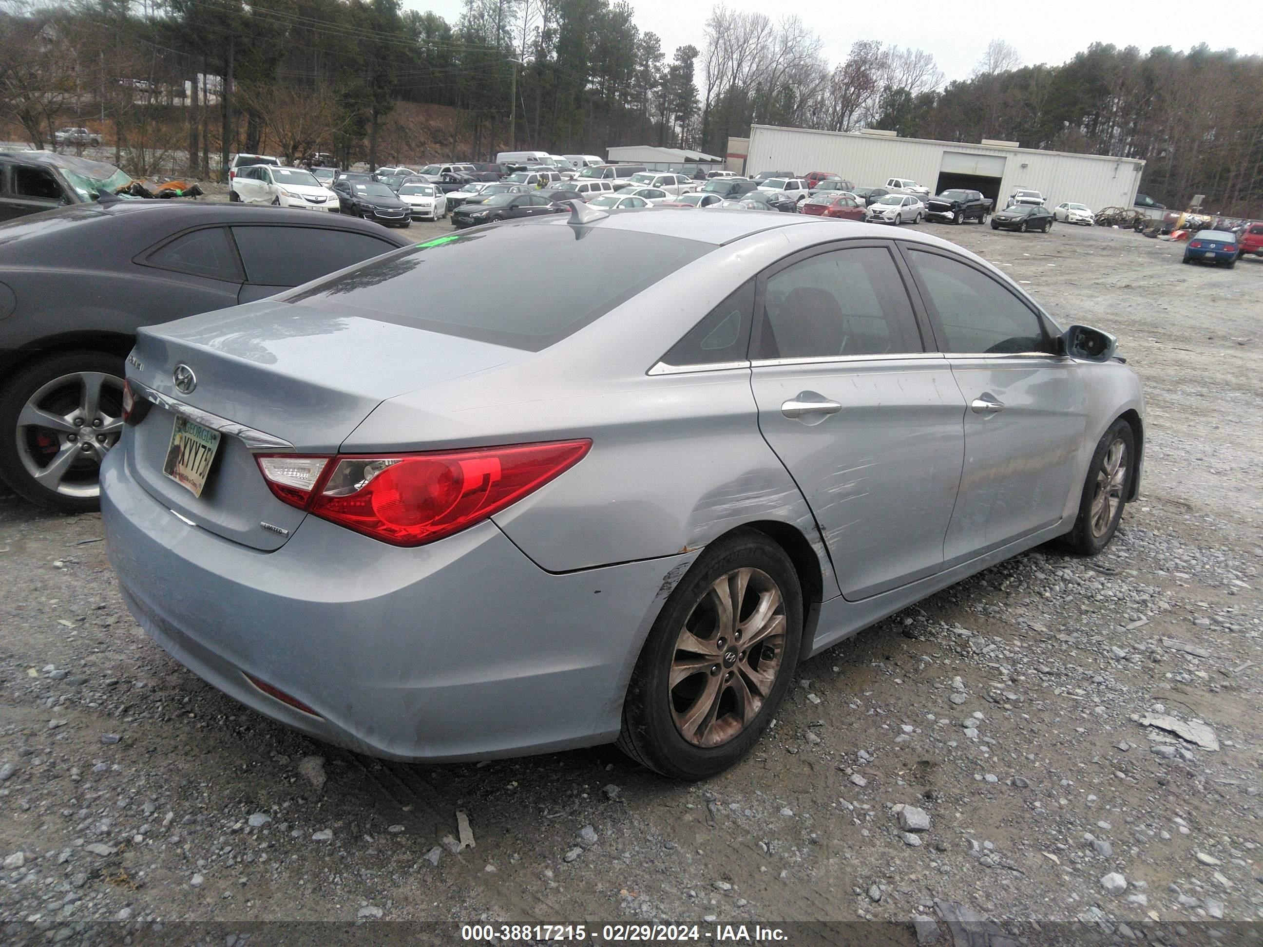 Photo 3 VIN: 5NPEC4AC7BH151906 - HYUNDAI SONATA 