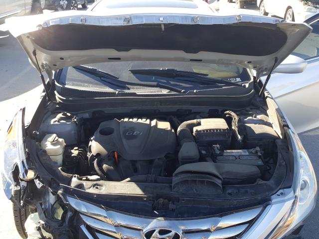 Photo 6 VIN: 5NPEC4AC7BH178829 - HYUNDAI SONATA SE 