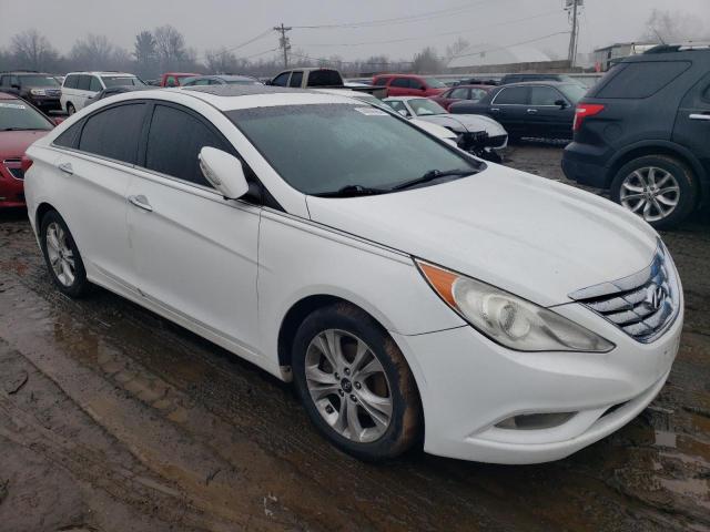 Photo 3 VIN: 5NPEC4AC7BH215748 - HYUNDAI SONATA 