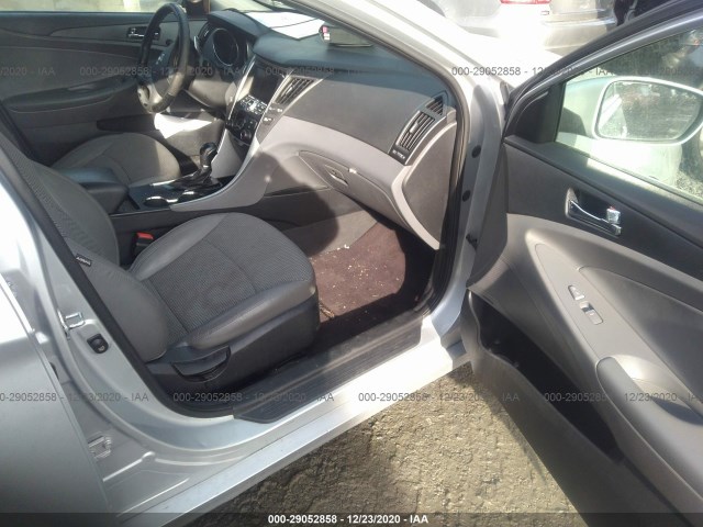 Photo 4 VIN: 5NPEC4AC7CH328178 - HYUNDAI SONATA 