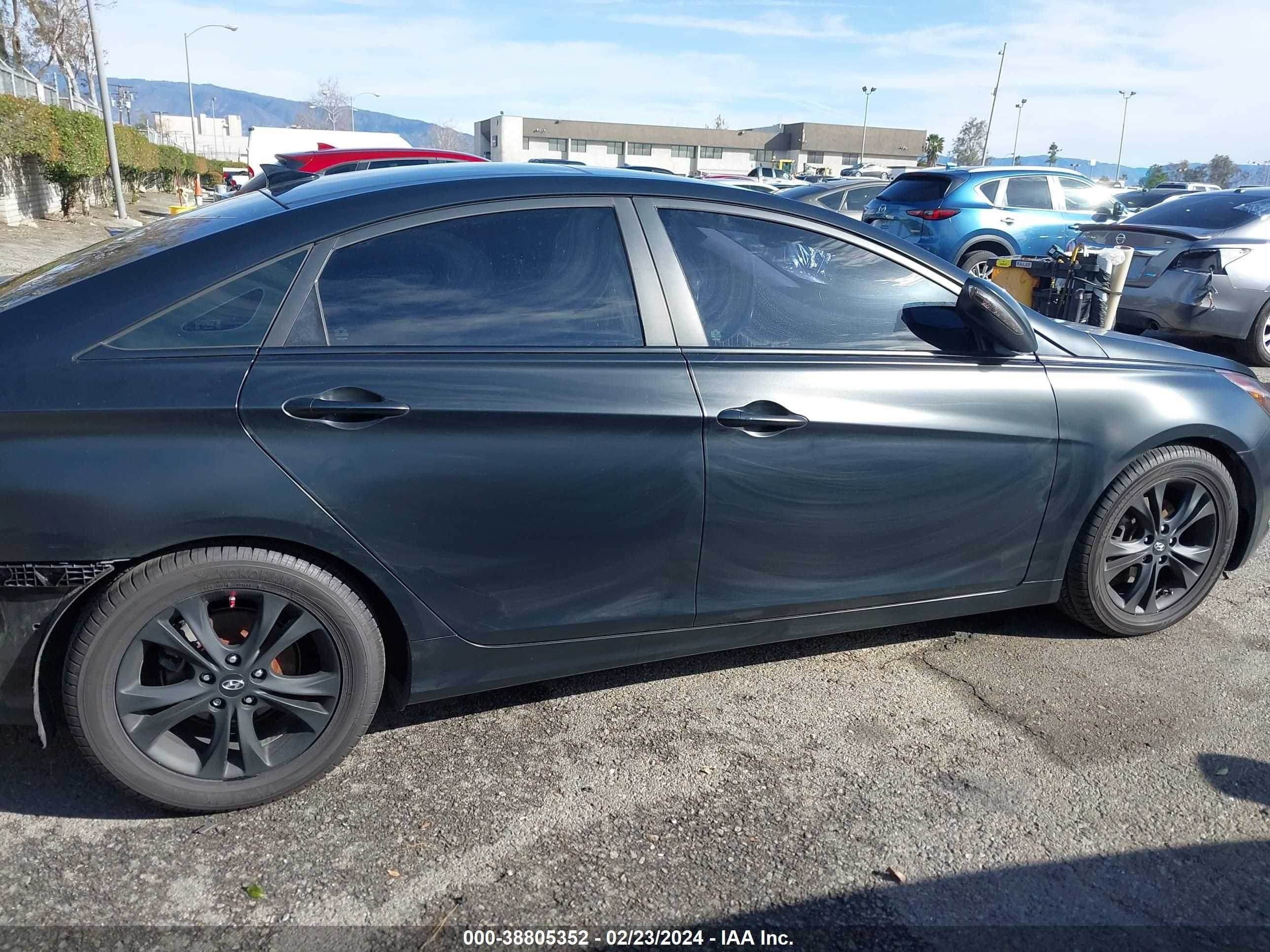 Photo 12 VIN: 5NPEC4AC7CH360676 - HYUNDAI SONATA 