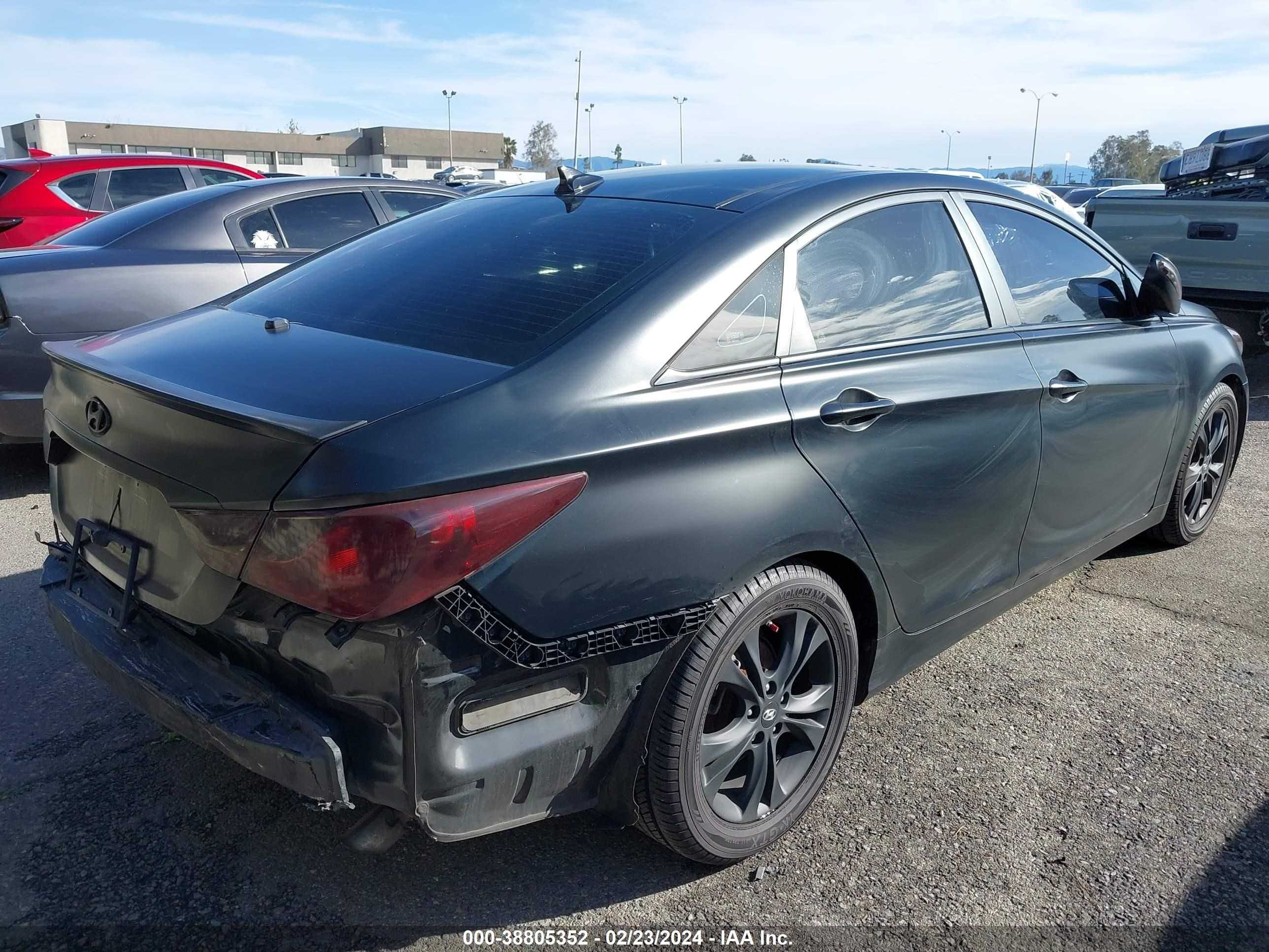 Photo 3 VIN: 5NPEC4AC7CH360676 - HYUNDAI SONATA 