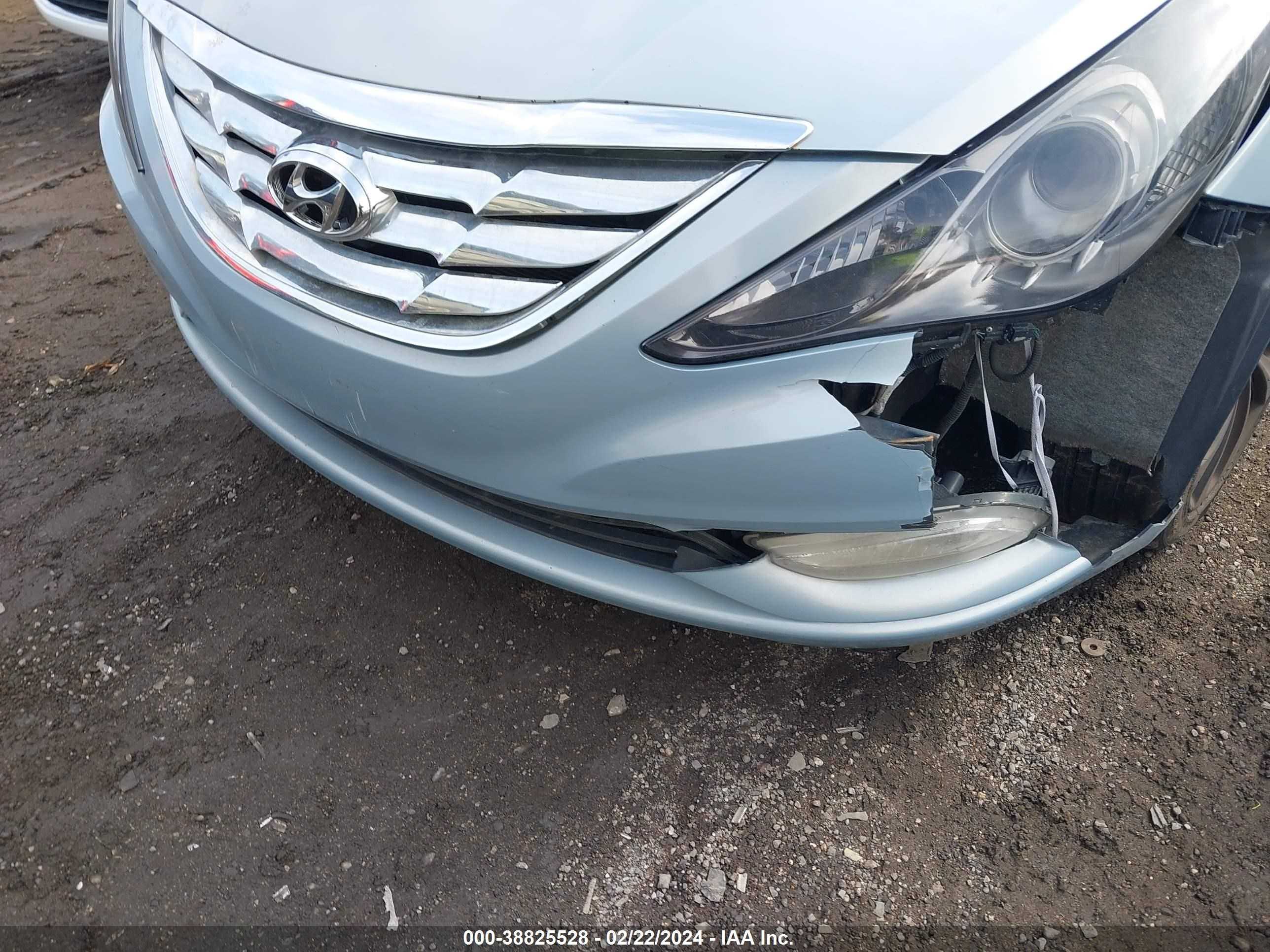 Photo 5 VIN: 5NPEC4AC7CH367983 - HYUNDAI SONATA 