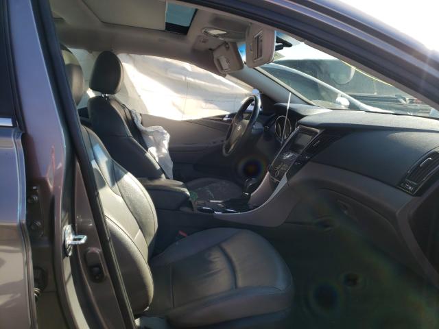 Photo 4 VIN: 5NPEC4AC7CH411562 - HYUNDAI SONATA SE 