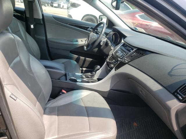 Photo 4 VIN: 5NPEC4AC7CH423338 - HYUNDAI SONATA SE 