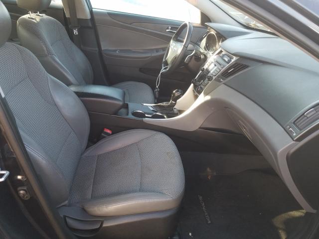 Photo 4 VIN: 5NPEC4AC7CH423856 - HYUNDAI SONATA SE 