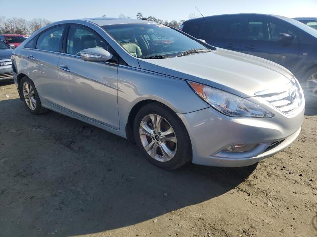 Photo 3 VIN: 5NPEC4AC7DH528012 - HYUNDAI SONATA SE 