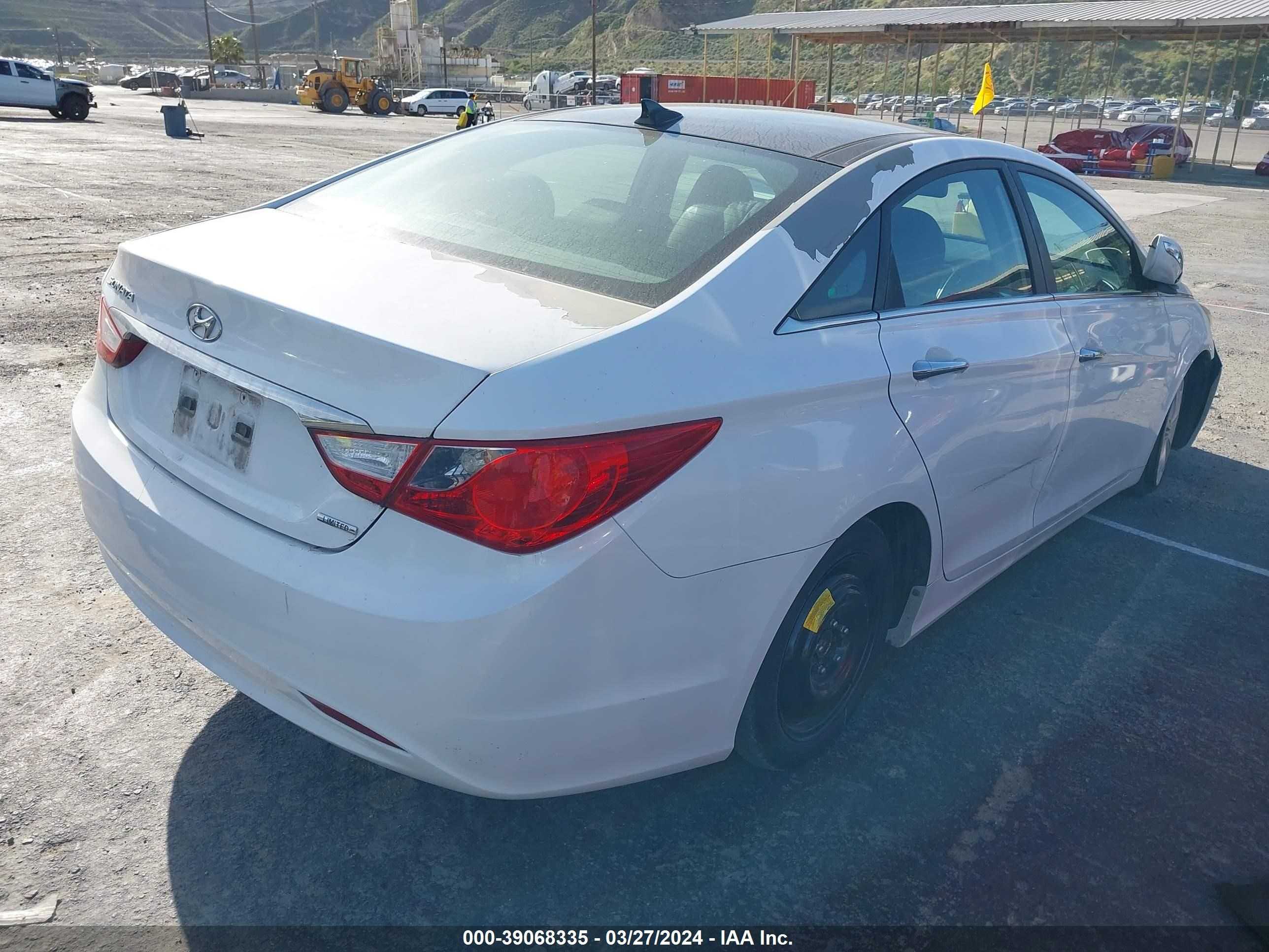 Photo 3 VIN: 5NPEC4AC7DH667802 - HYUNDAI SONATA 