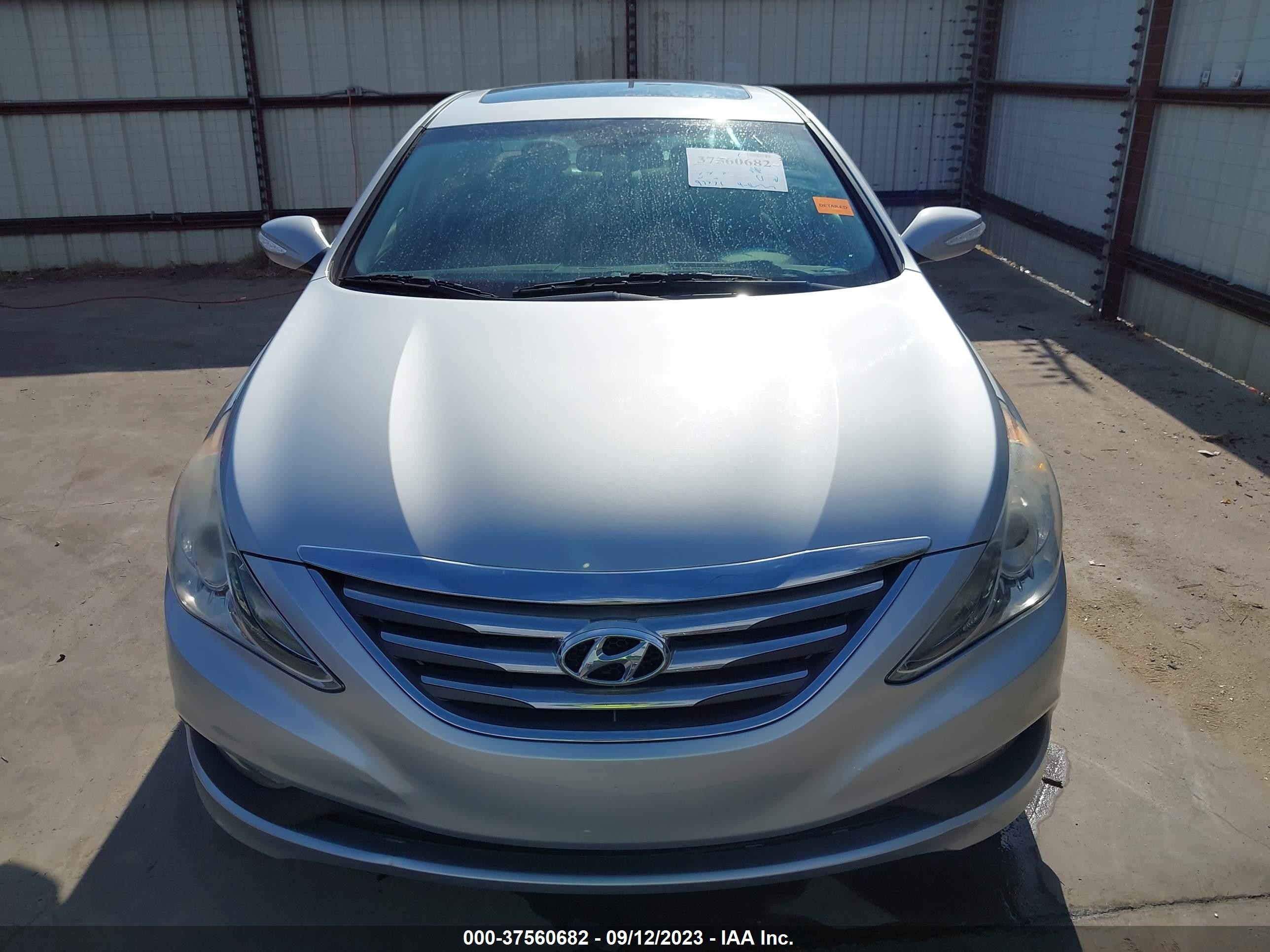 Photo 11 VIN: 5NPEC4AC7EH918500 - HYUNDAI SONATA 