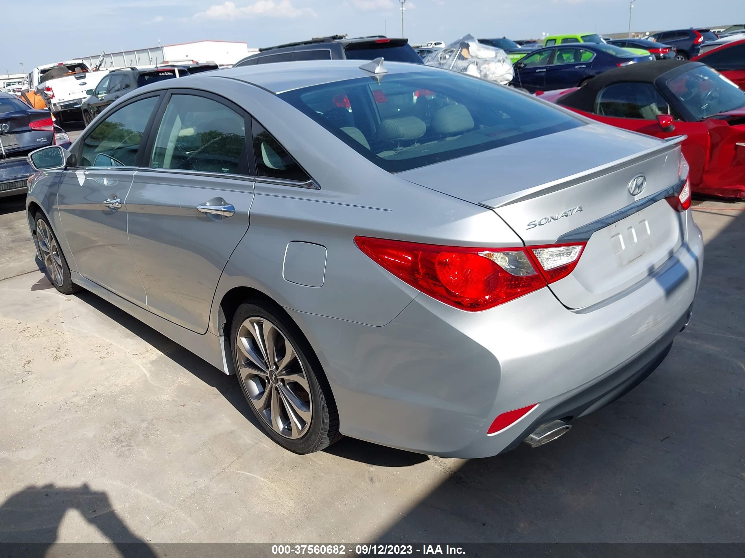 Photo 2 VIN: 5NPEC4AC7EH918500 - HYUNDAI SONATA 