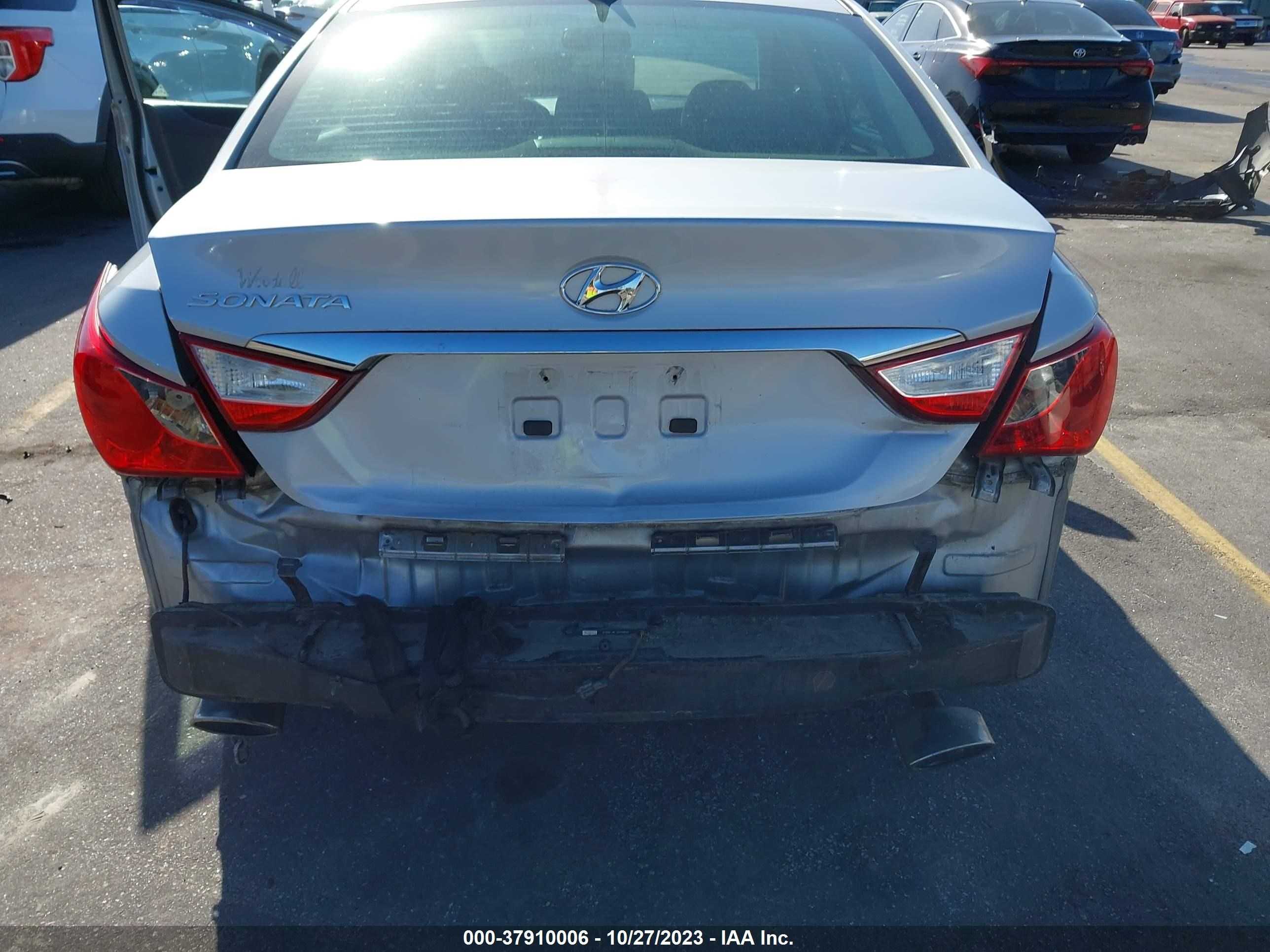 Photo 5 VIN: 5NPEC4AC8BH000458 - HYUNDAI SONATA 