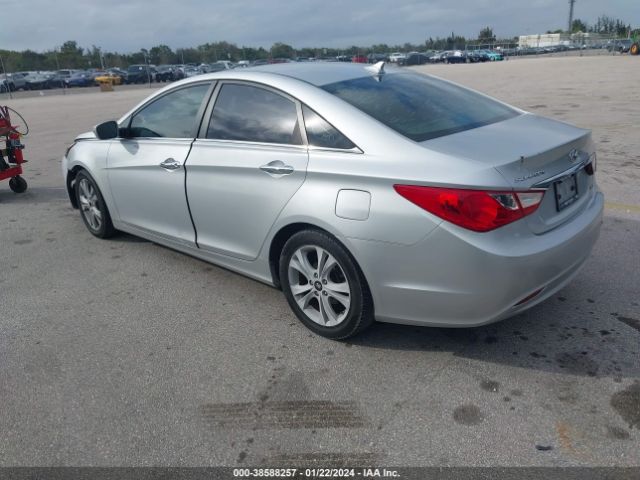 Photo 2 VIN: 5NPEC4AC8BH082563 - HYUNDAI SONATA 