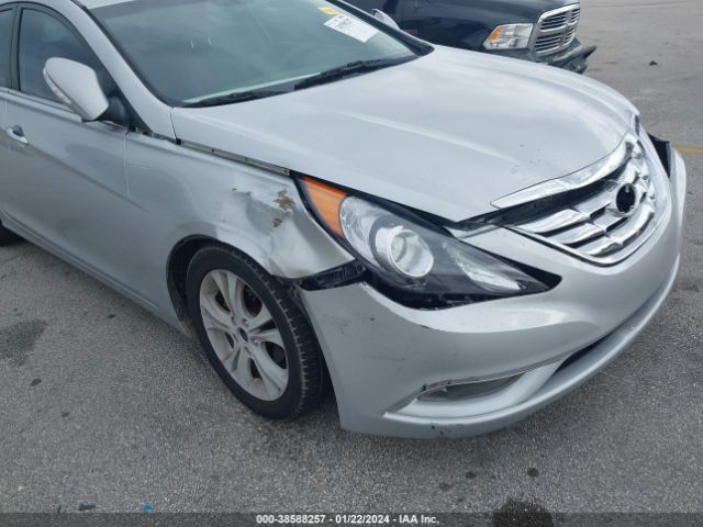 Photo 5 VIN: 5NPEC4AC8BH082563 - HYUNDAI SONATA 