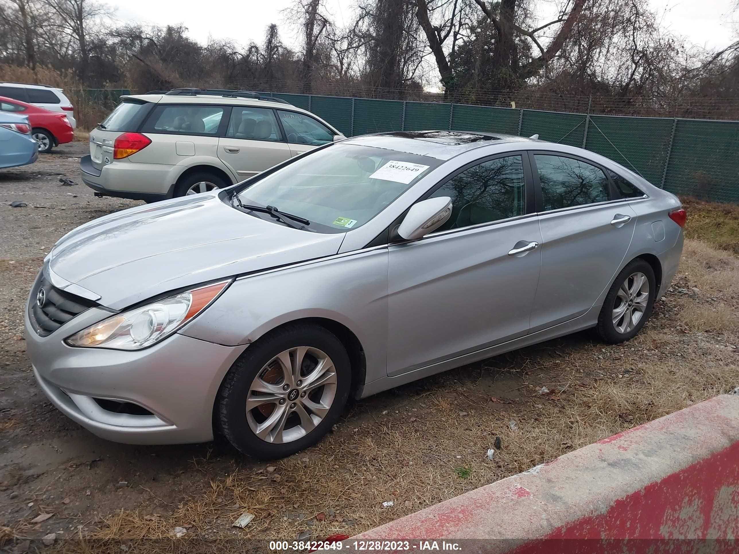 Photo 1 VIN: 5NPEC4AC8BH088895 - HYUNDAI SONATA 