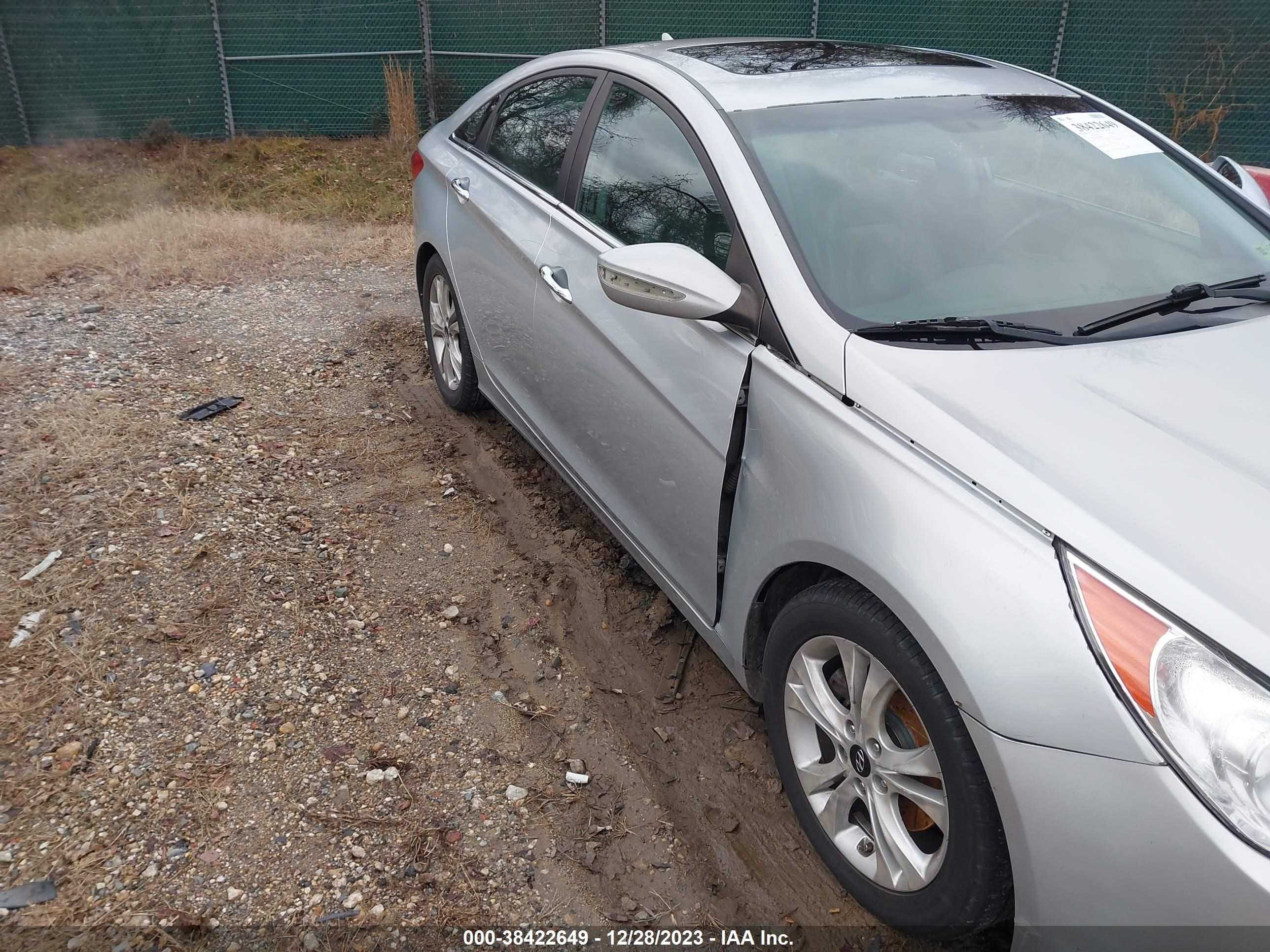 Photo 5 VIN: 5NPEC4AC8BH088895 - HYUNDAI SONATA 