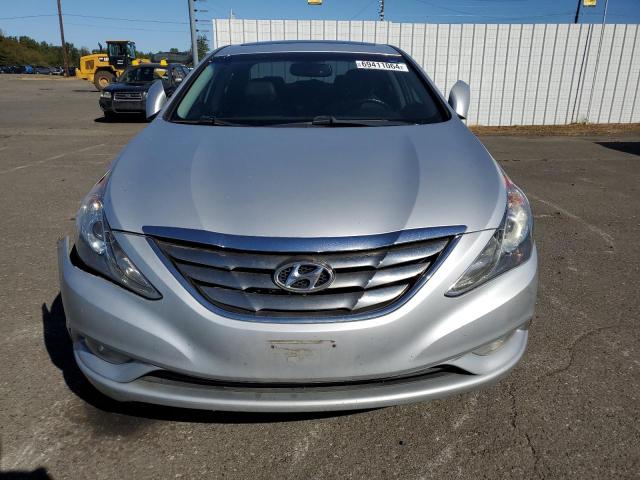 Photo 4 VIN: 5NPEC4AC8BH114833 - HYUNDAI SONATA SE 