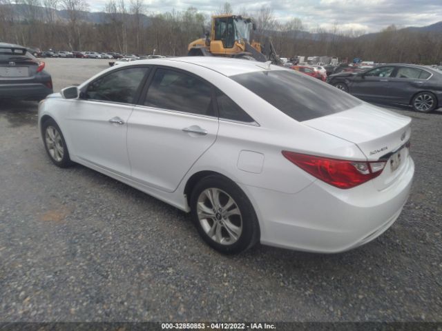 Photo 2 VIN: 5NPEC4AC8BH135780 - HYUNDAI SONATA 