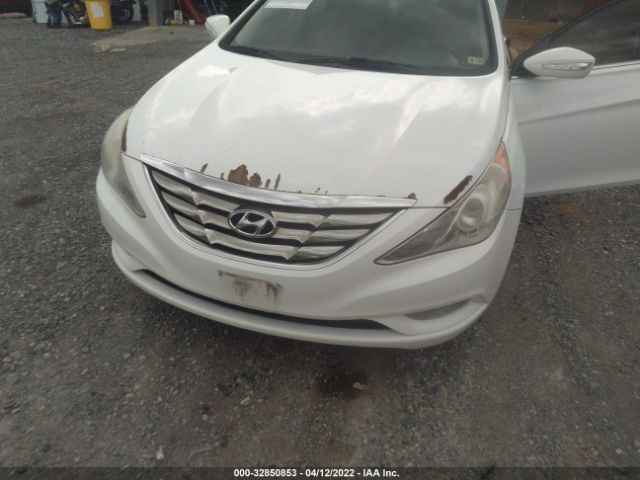 Photo 5 VIN: 5NPEC4AC8BH135780 - HYUNDAI SONATA 