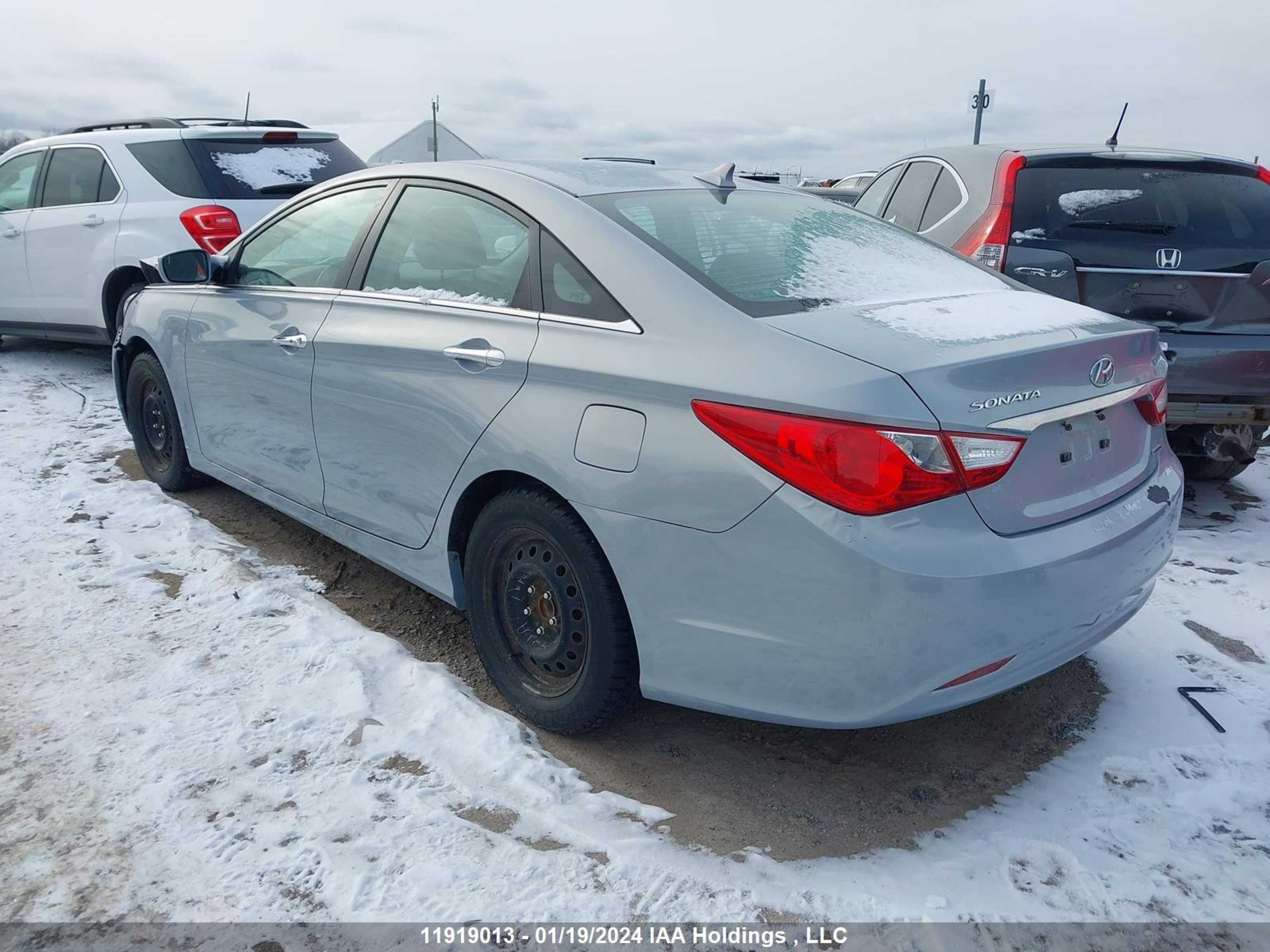 Photo 2 VIN: 5NPEC4AC8BH165880 - HYUNDAI SONATA 